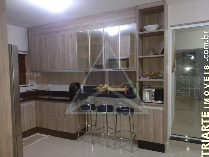 Sobrado à venda com 3 quartos, 253m² - Foto 3