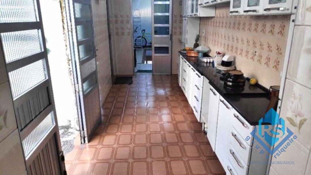 Sobrado à venda com 4 quartos, 210m² - Foto 7