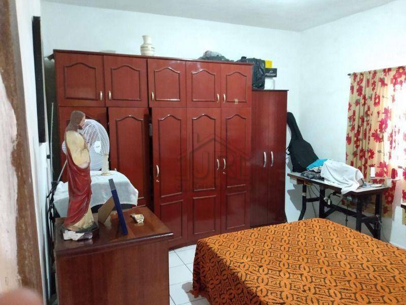 Casa à venda com 1 quarto, 125m² - Foto 2