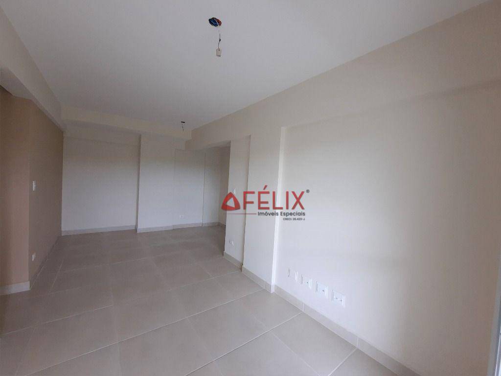 Apartamento à venda com 3 quartos, 96m² - Foto 9