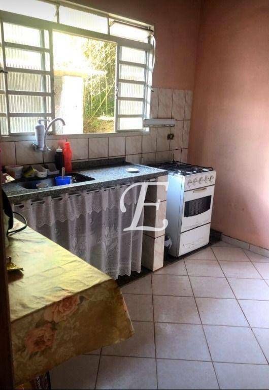 Casa à venda com 2 quartos, 80m² - Foto 2