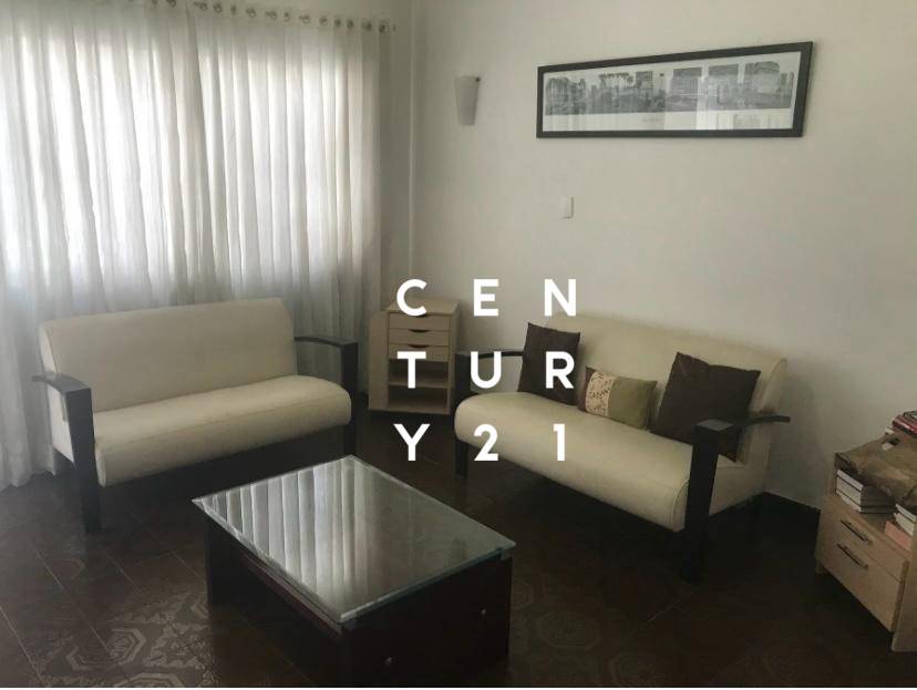Sobrado à venda com 5 quartos, 210m² - Foto 1