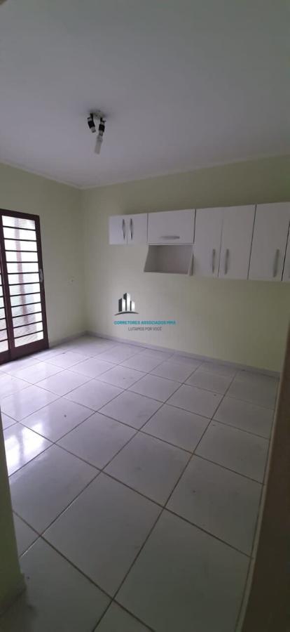 Casa para alugar com 3 quartos, 240m² - Foto 19