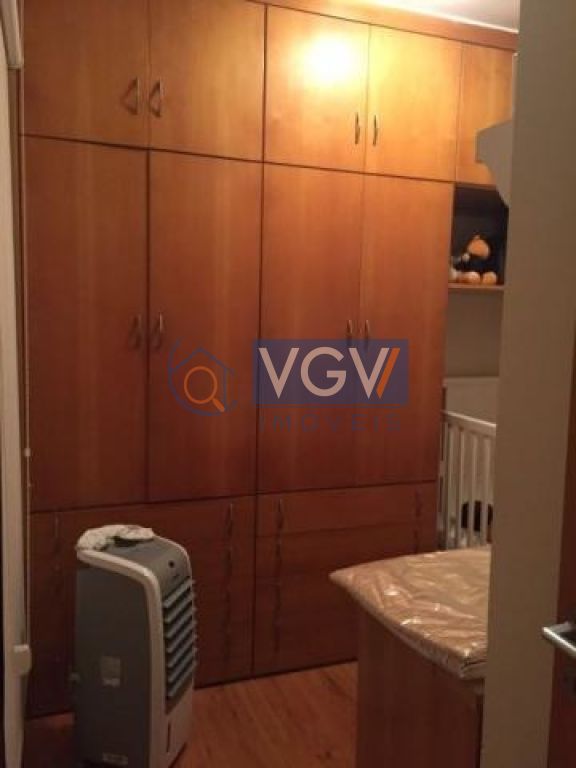 Apartamento à venda com 3 quartos, 70m² - Foto 2