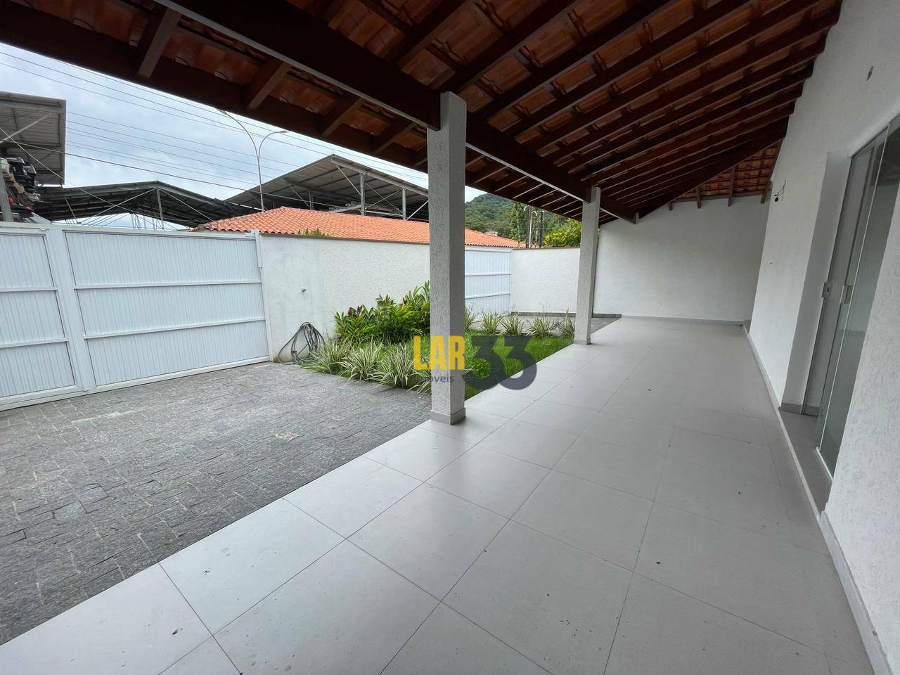 Casa à venda com 3 quartos, 150m² - Foto 2