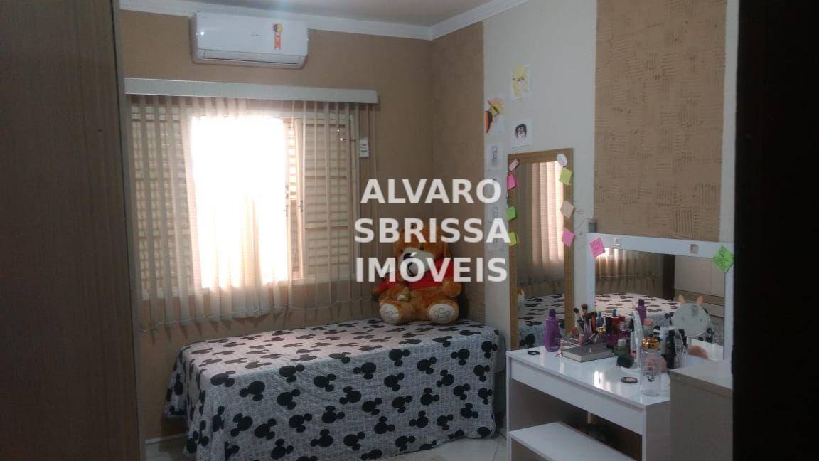 Casa à venda com 3 quartos, 84m² - Foto 11