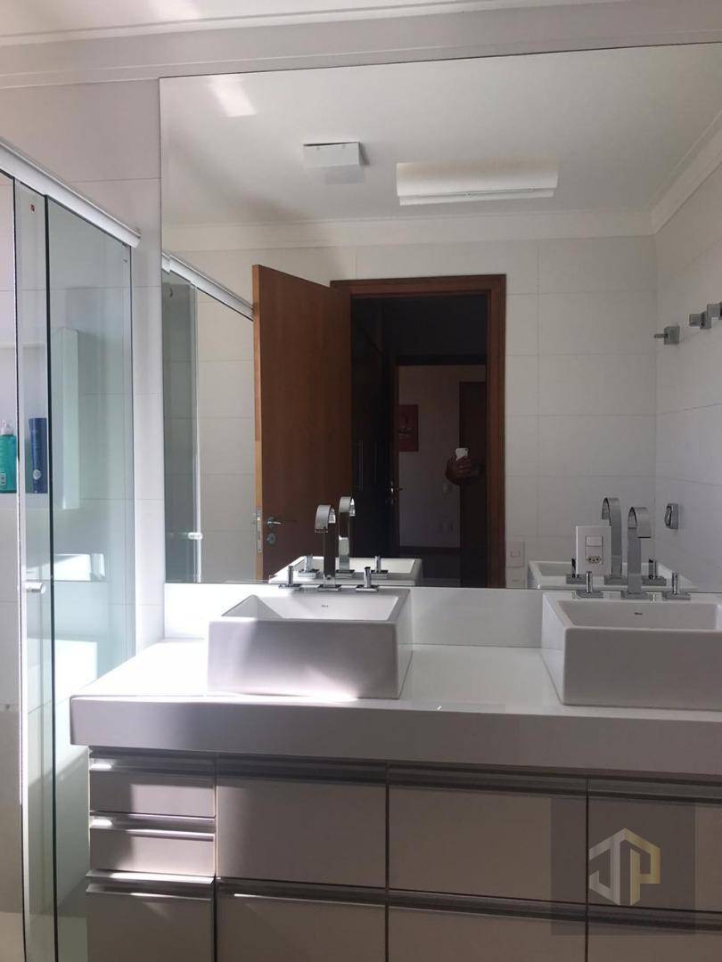 Apartamento à venda com 3 quartos, 213m² - Foto 22