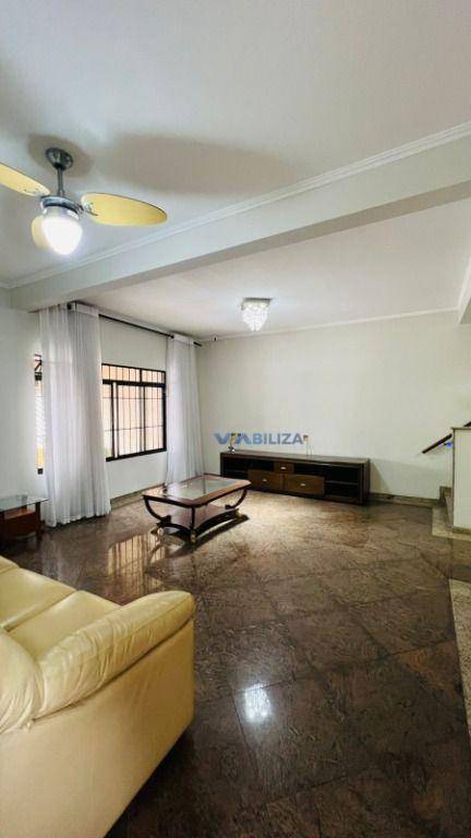 Sobrado, 3 quartos, 220 m² - Foto 1