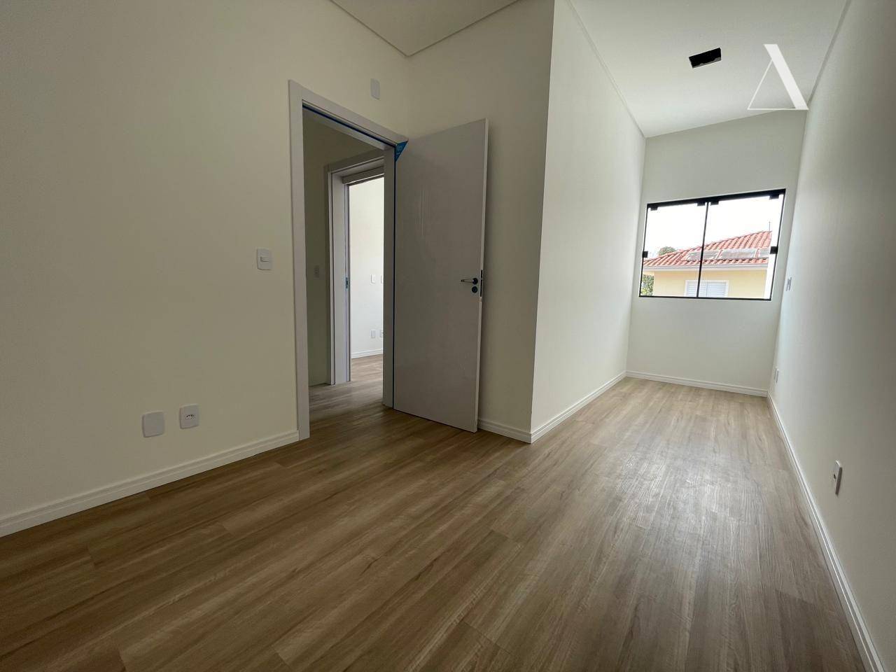 Casa à venda com 3 quartos, 111m² - Foto 8