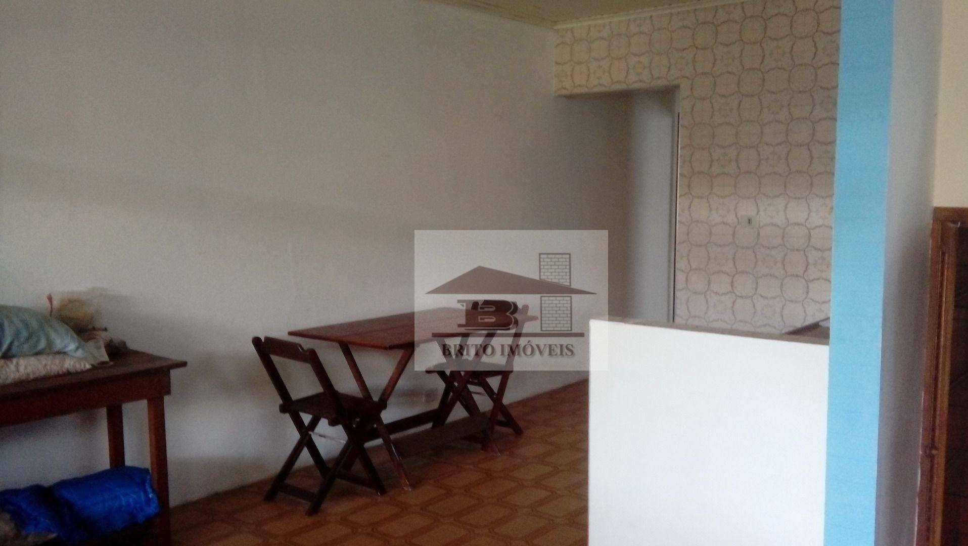 Casa à venda com 2 quartos, 69m² - Foto 4