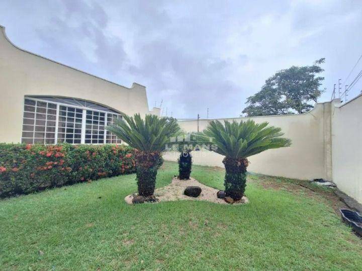 Casa à venda e aluguel com 3 quartos, 175m² - Foto 4