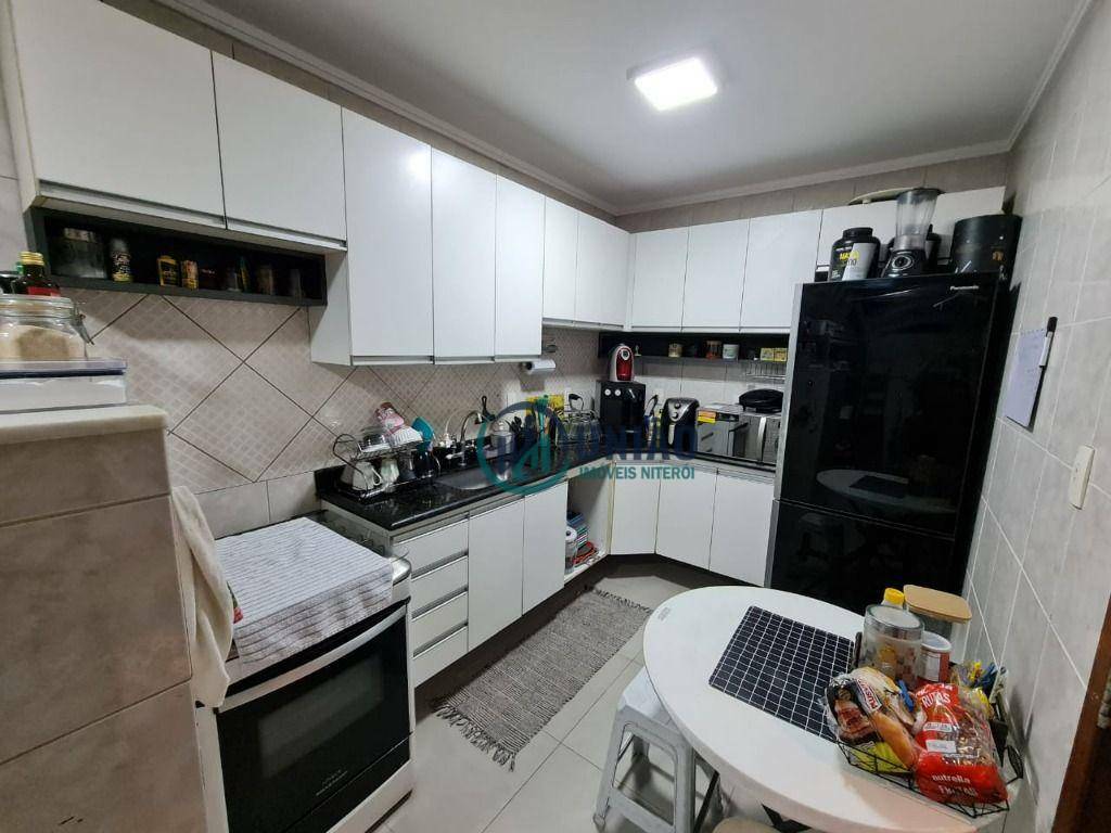 Apartamento à venda com 2 quartos, 80m² - Foto 32