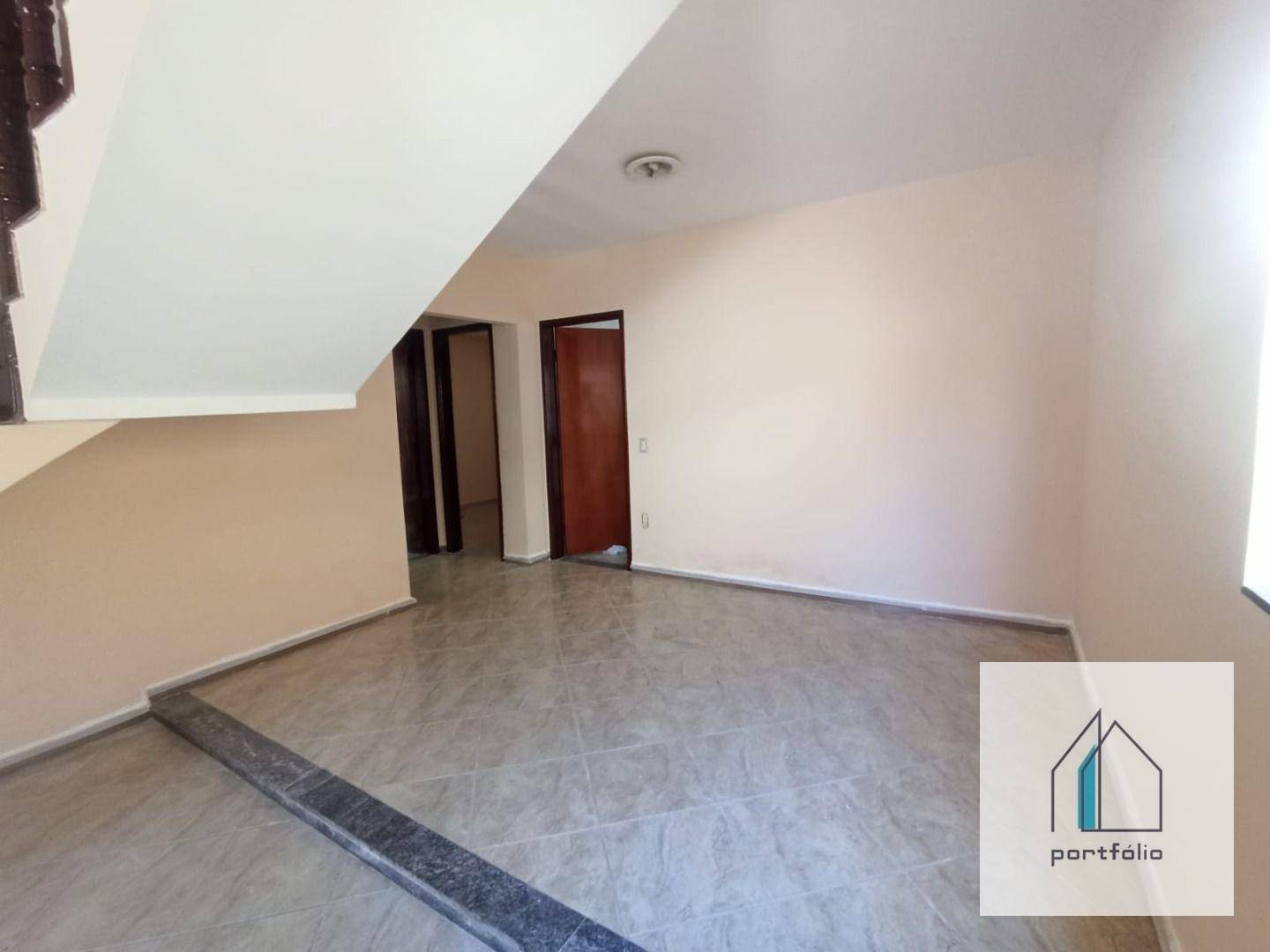 Casa à venda com 4 quartos, 212m² - Foto 4