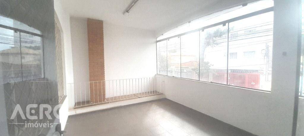 Casa para alugar com 3 quartos, 200m² - Foto 5