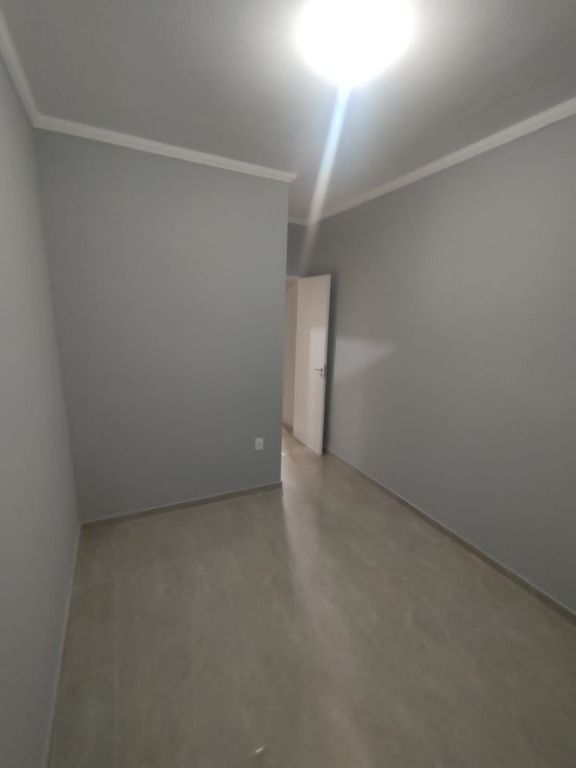 Casa à venda com 2 quartos, 52m² - Foto 11