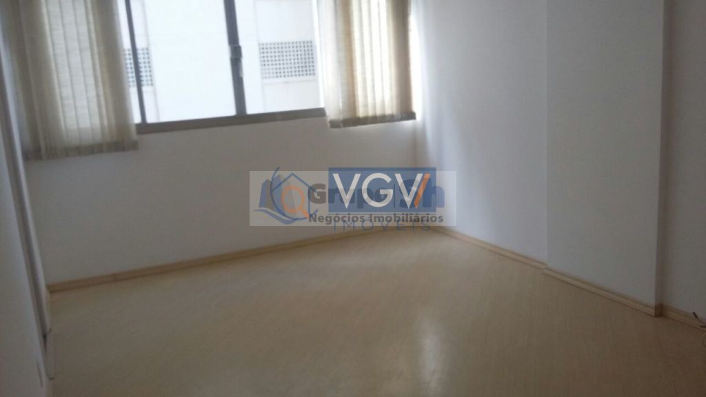 Apartamento à venda com 2 quartos, 70m² - Foto 1