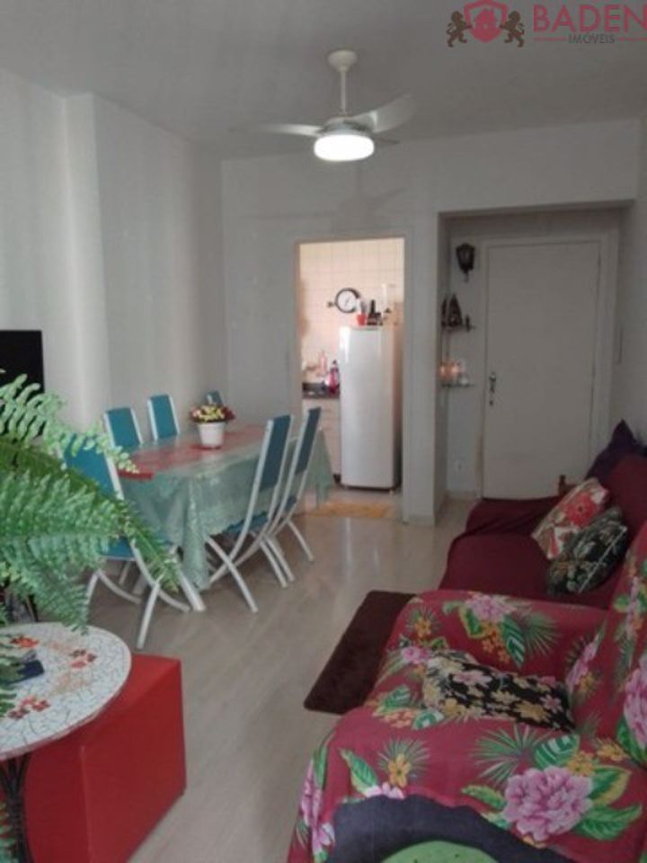 Apartamento à venda com 1 quarto, 43m² - Foto 2