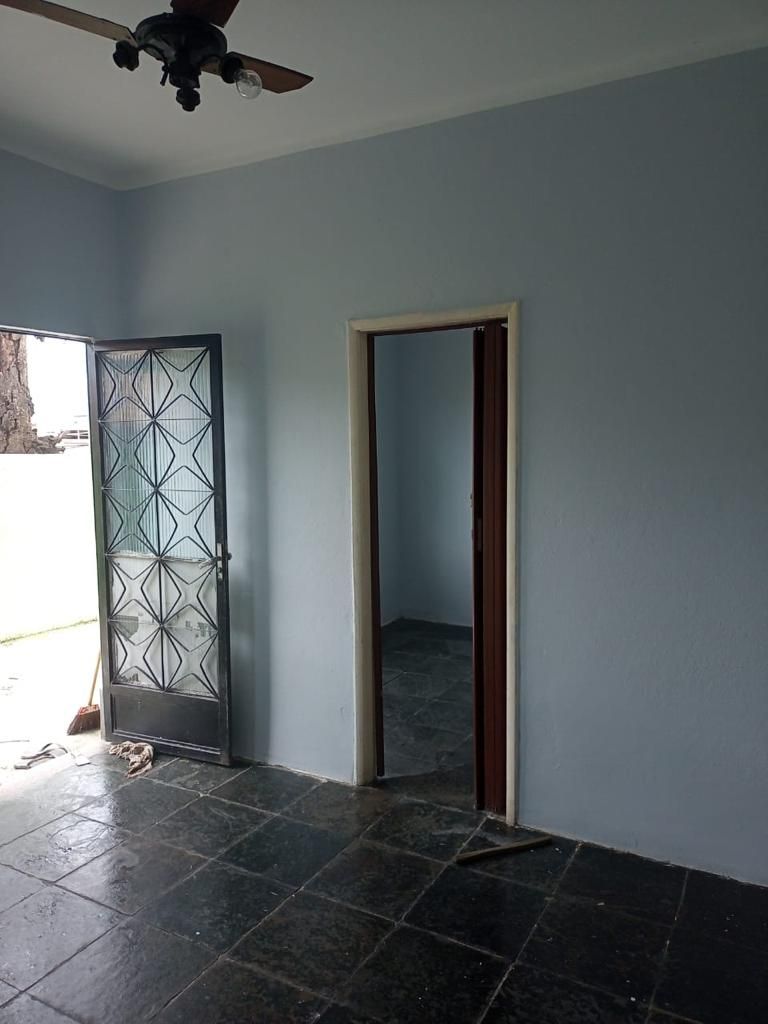 Casa à venda com 2 quartos, 55m² - Foto 9