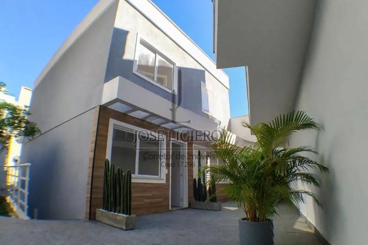 Casa à venda com 2 quartos, 69m² - Foto 1