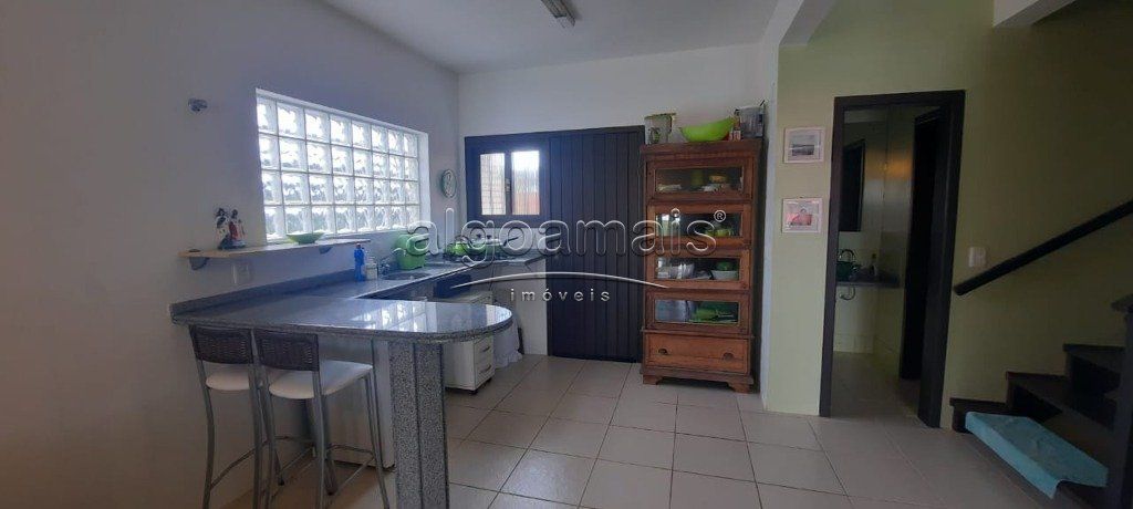 Casa à venda com 6 quartos, 378m² - Foto 11