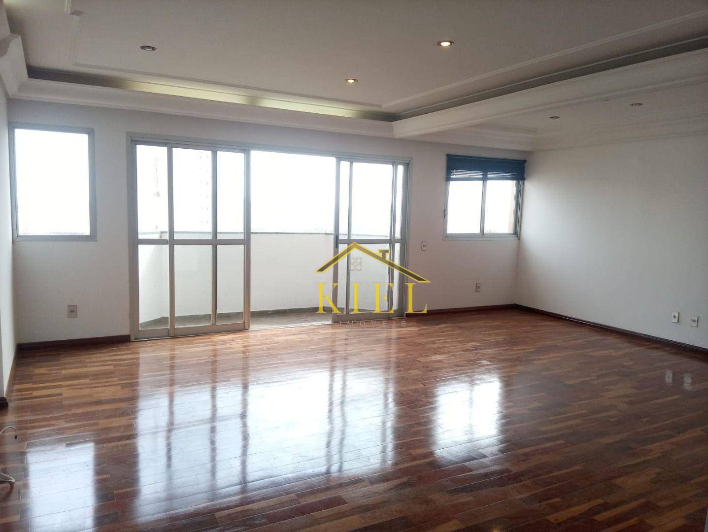 Apartamento à venda com 3 quartos, 150m² - Foto 2