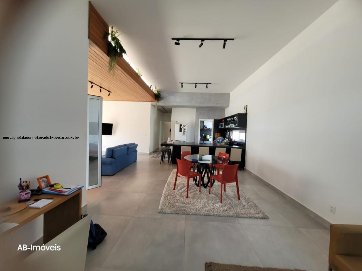 Casa de Condomínio à venda com 3 quartos, 214m² - Foto 8