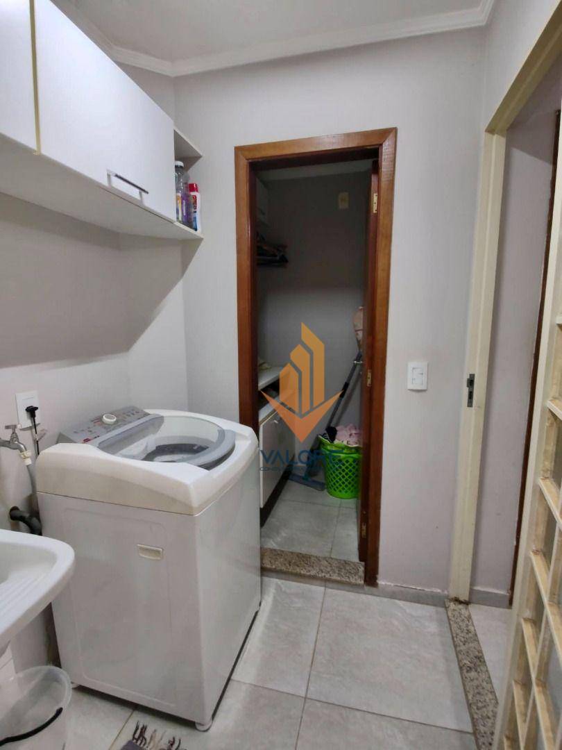 Casa à venda com 3 quartos, 250m² - Foto 19