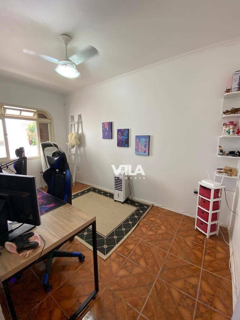 Casa à venda com 4 quartos, 219m² - Foto 17