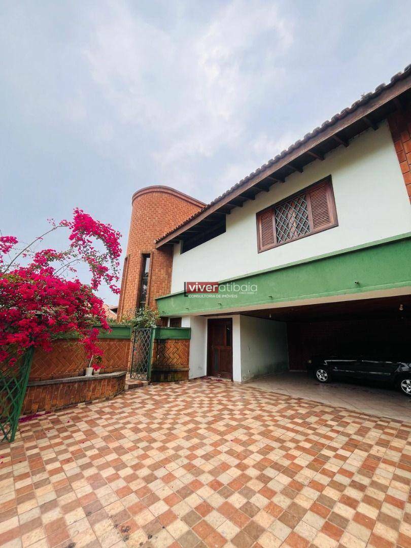 Casa à venda e aluguel com 4 quartos, 570m² - Foto 1