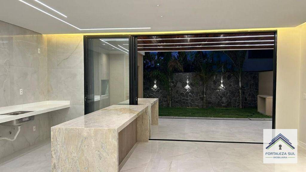 Casa de Condomínio à venda com 4 quartos, 238m² - Foto 6