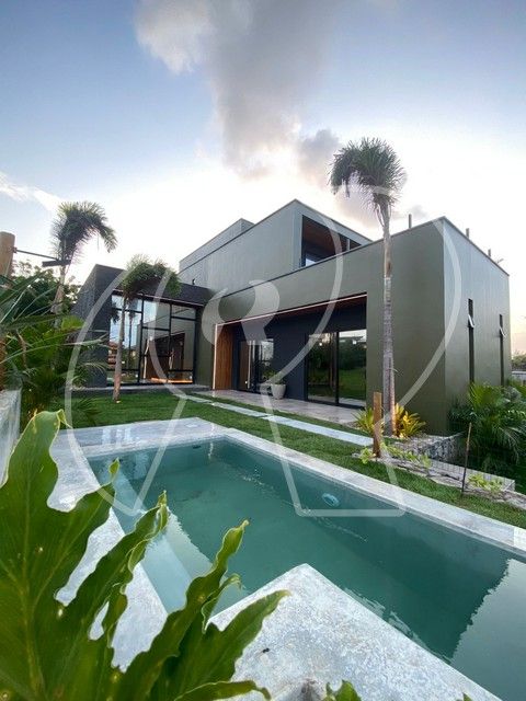 Casa de Condomínio à venda com 6 quartos, 240m² - Foto 2