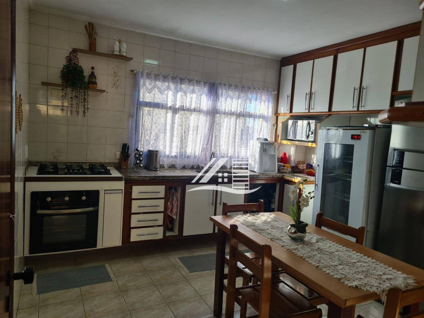 Apartamento à venda com 3 quartos, 135m² - Foto 3