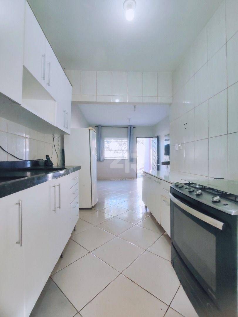 Casa à venda com 3 quartos, 70m² - Foto 6