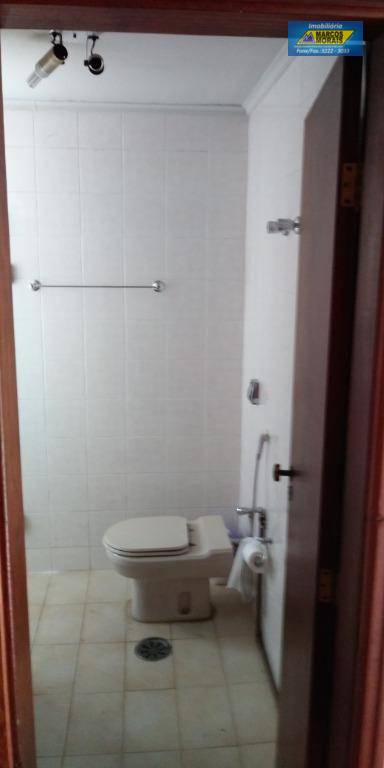 Apartamento à venda com 3 quartos, 180m² - Foto 3