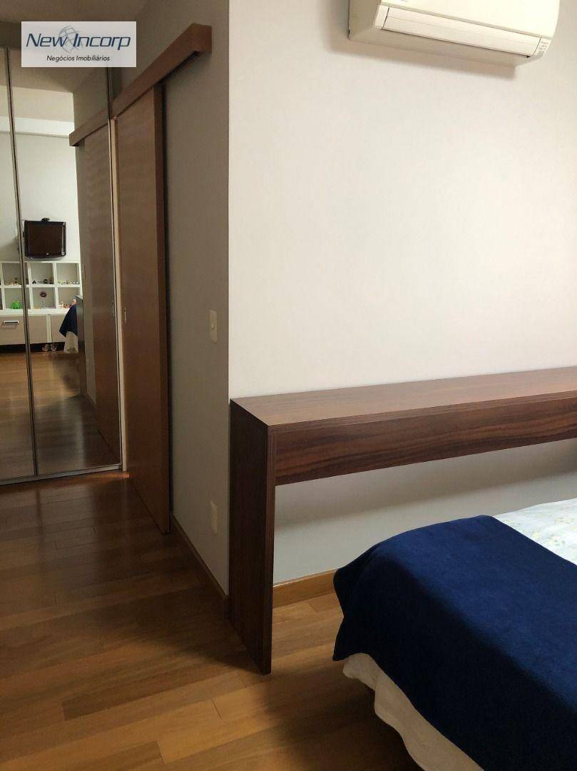 Apartamento à venda com 4 quartos, 208m² - Foto 17