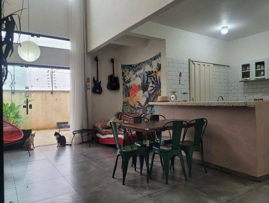 Sobrado à venda com 2 quartos, 80m² - Foto 3