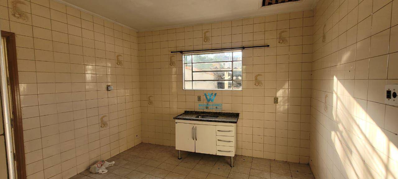 Casa para alugar com 3 quartos, 104m² - Foto 4