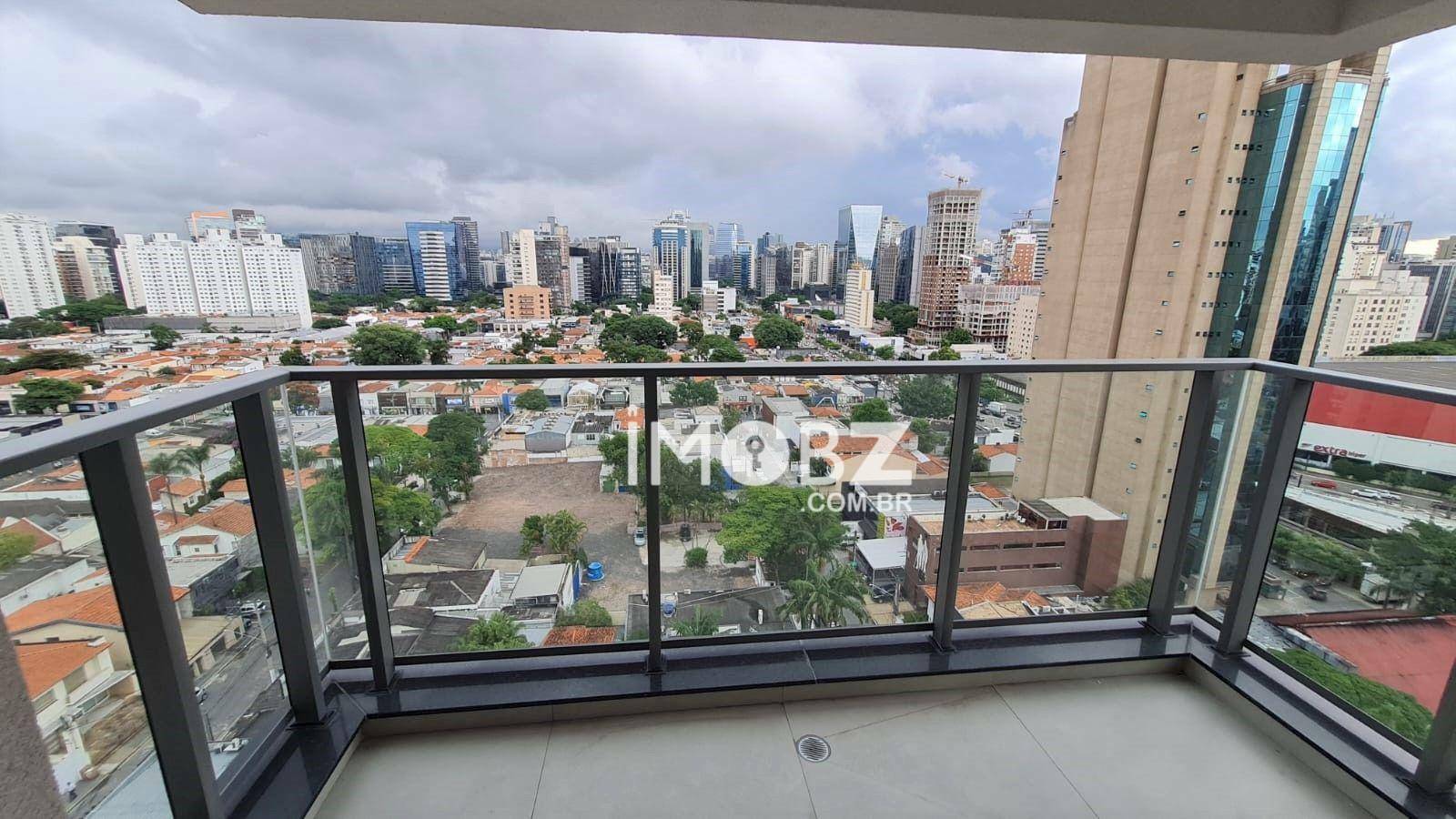 Apartamento à venda com 4 quartos, 246m² - Foto 2