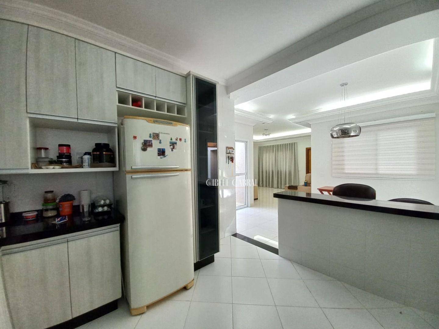 Casa à venda com 3 quartos, 197m² - Foto 20