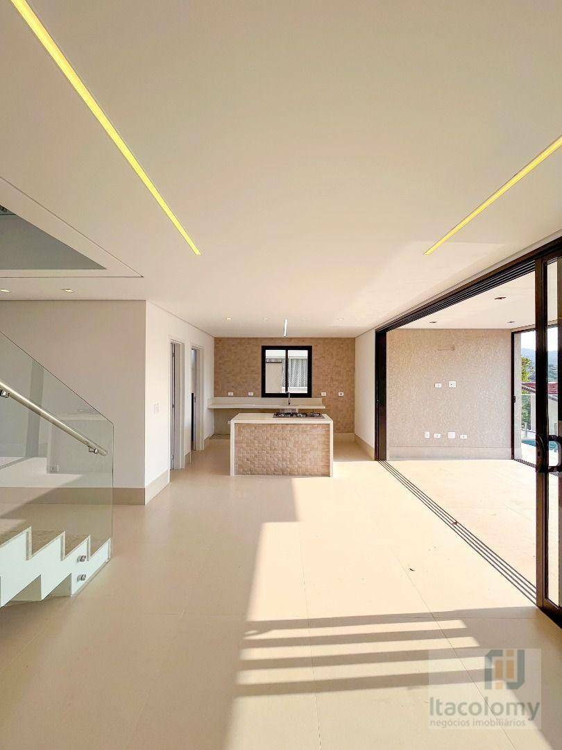 Casa de Condomínio à venda com 3 quartos, 220m² - Foto 13