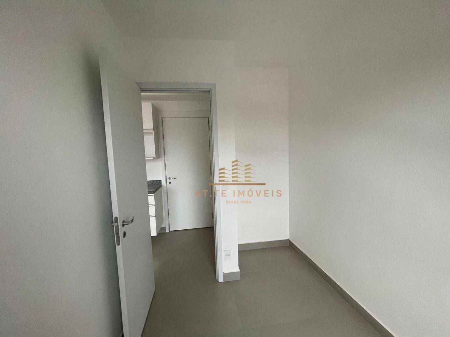 Apartamento à venda com 2 quartos, 37m² - Foto 9