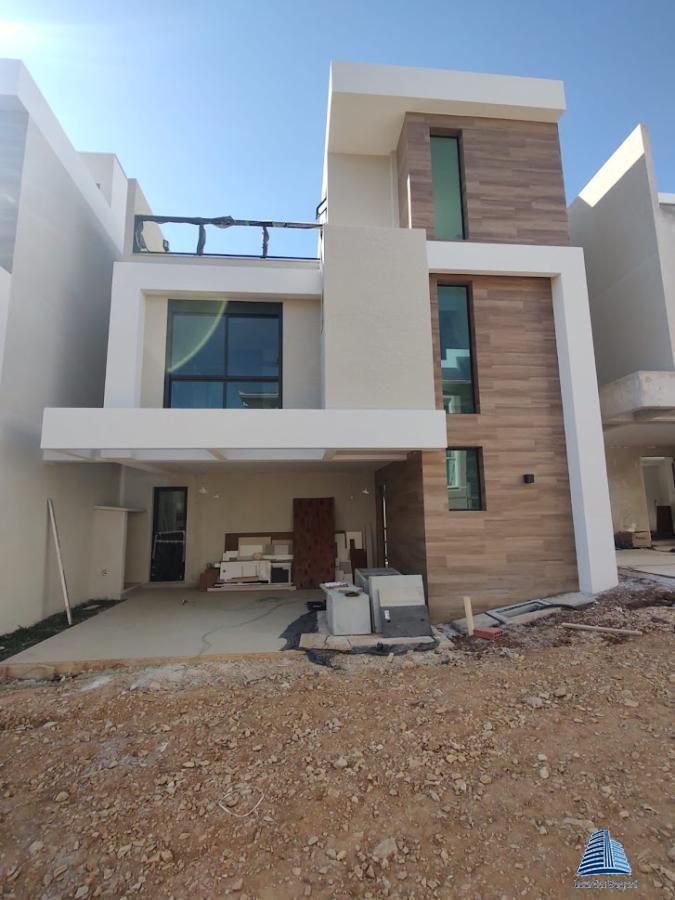 Casa à venda com 3 quartos, 178m² - Foto 2