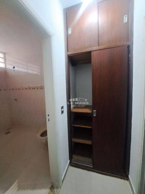 Casa para alugar com 3 quartos, 202m² - Foto 19