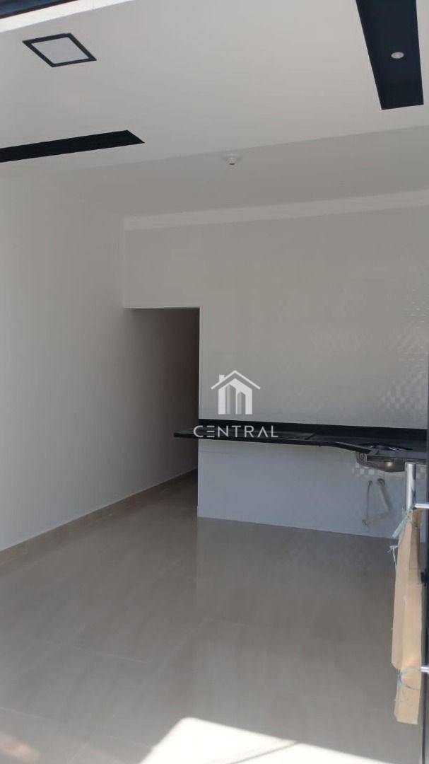 Casa à venda com 2 quartos, 70m² - Foto 7