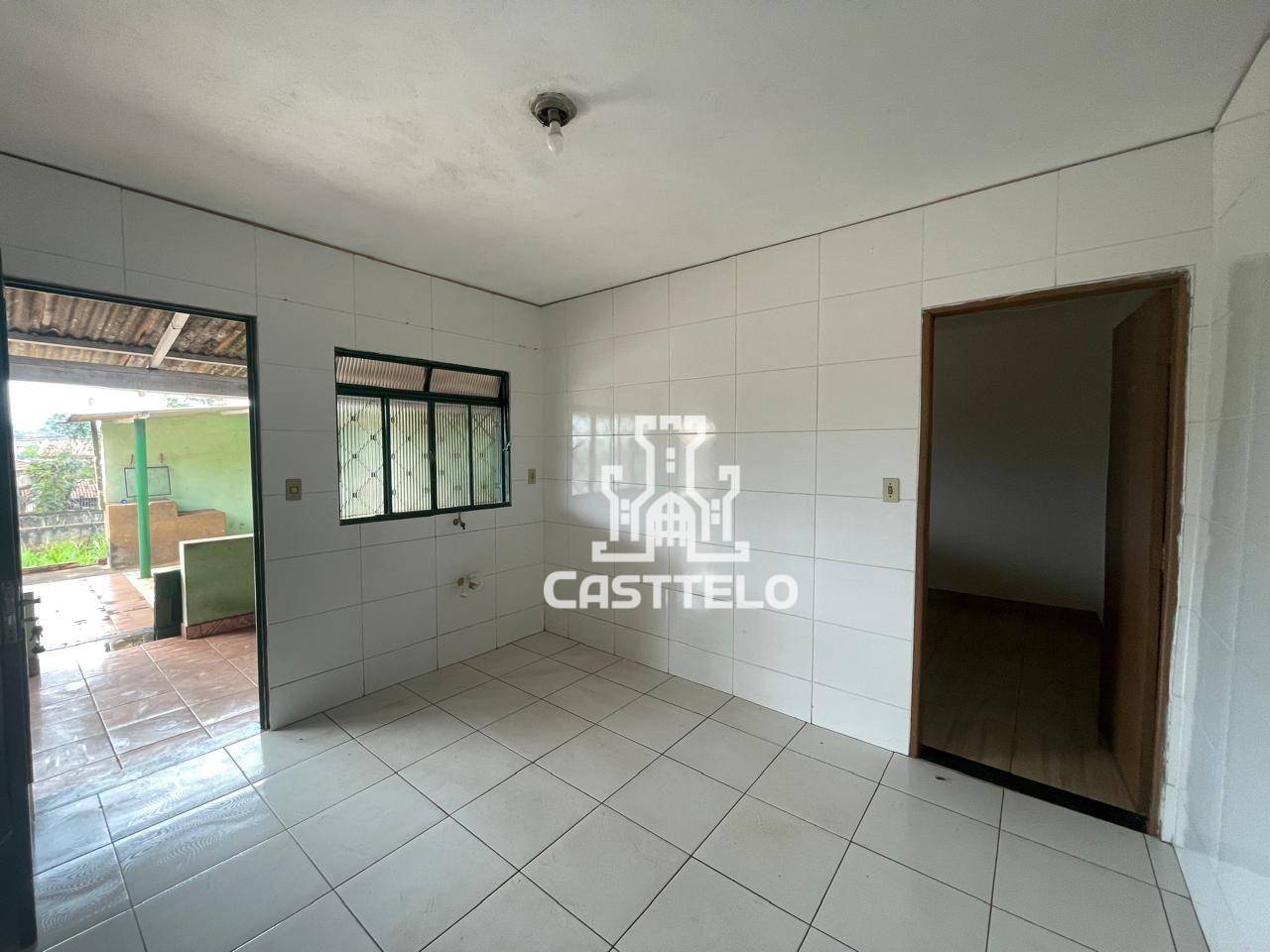 Casa à venda com 3 quartos, 70m² - Foto 1