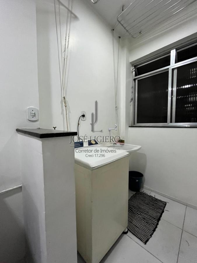 Apartamento à venda com 2 quartos, 85m² - Foto 17