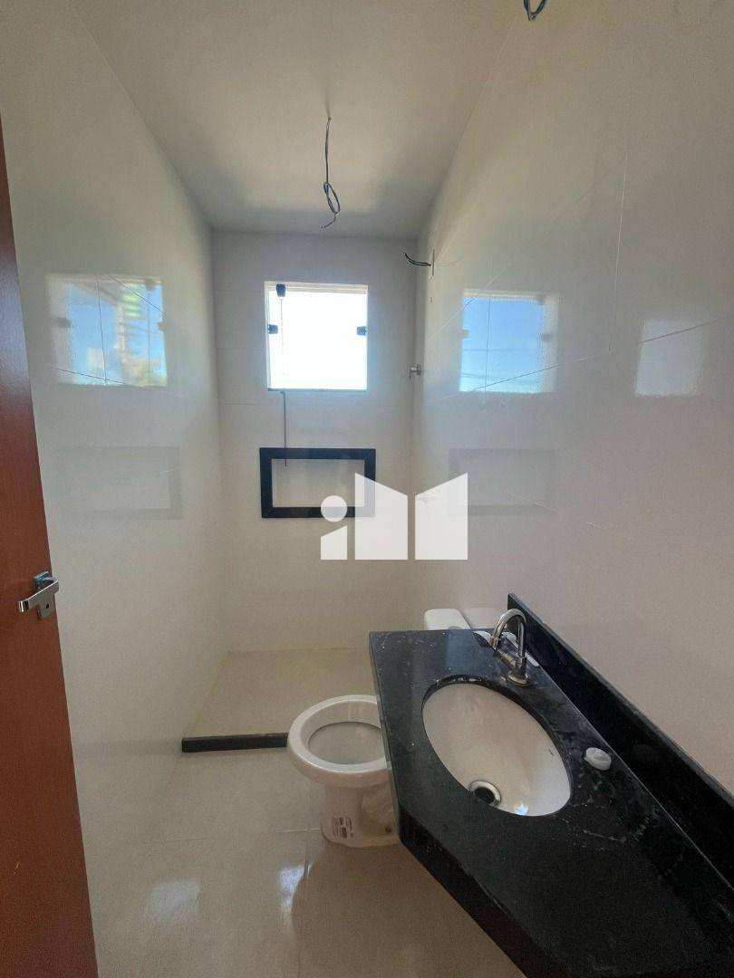 Casa à venda com 2 quartos, 64m² - Foto 3