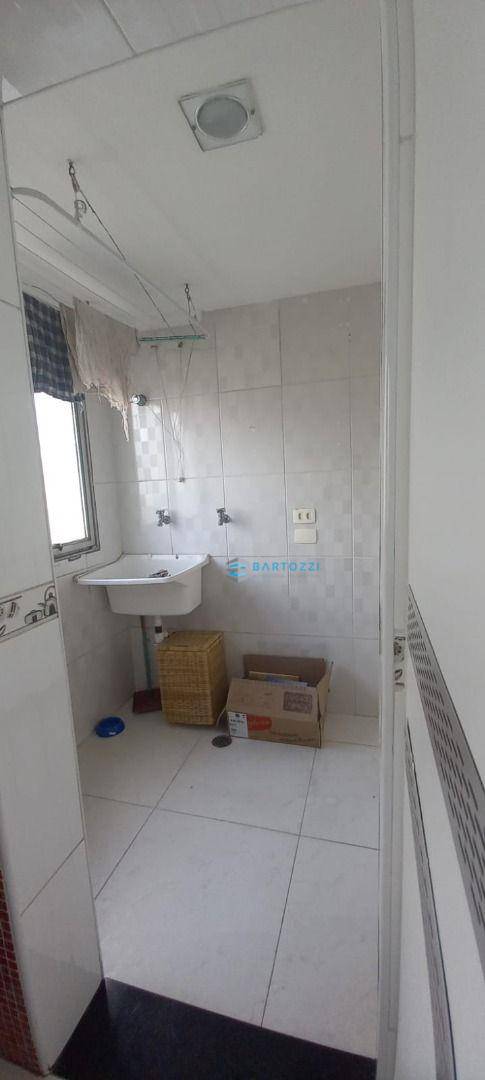 Apartamento à venda com 2 quartos, 65m² - Foto 19