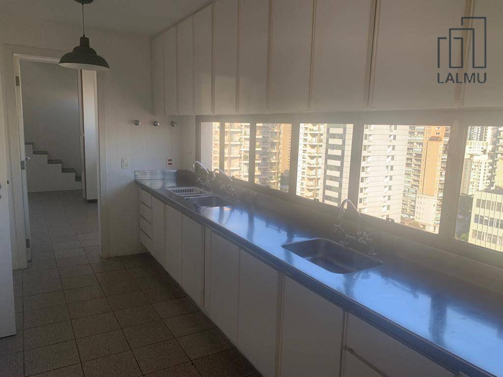 Apartamento para alugar com 3 quartos, 256m² - Foto 25