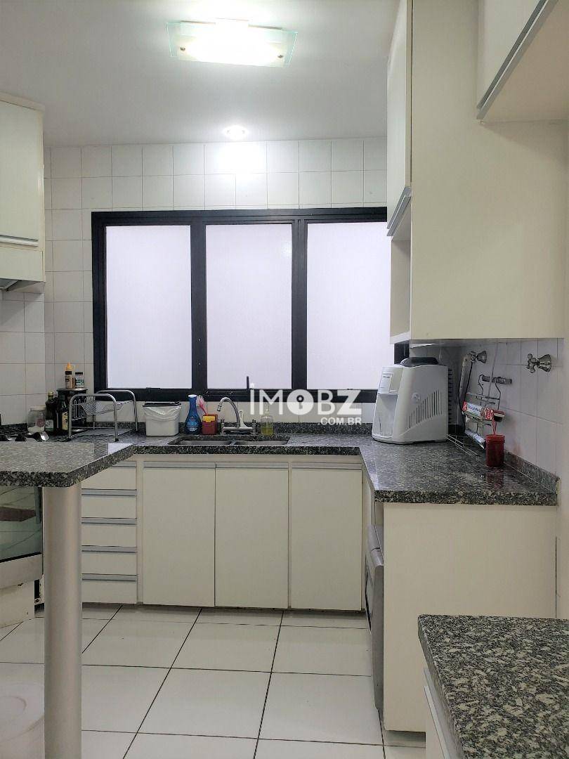 Apartamento à venda com 3 quartos, 232m² - Foto 13